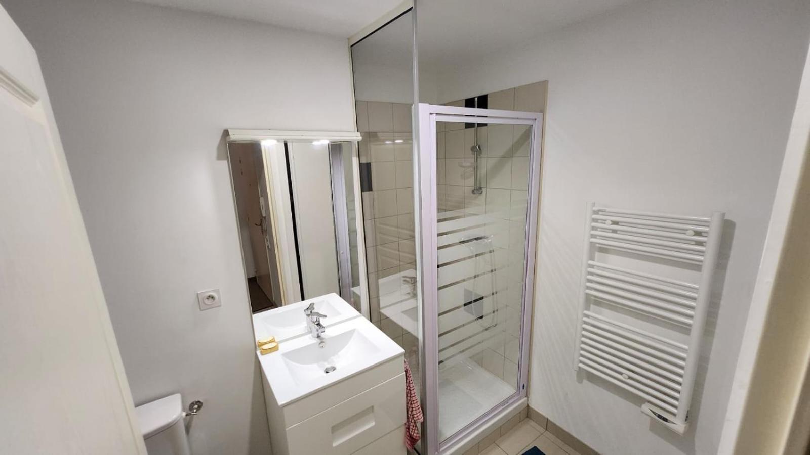 Charmant Appart Studio 30M2 Avec Terrasse 10M2 Vieux Port - Panier - Host Elite مارسيليا المظهر الخارجي الصورة